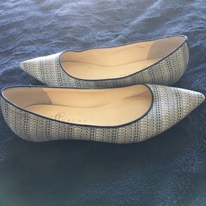 Size: 7.5M Ivanka Trump B/W Patterned Baller Flat.
